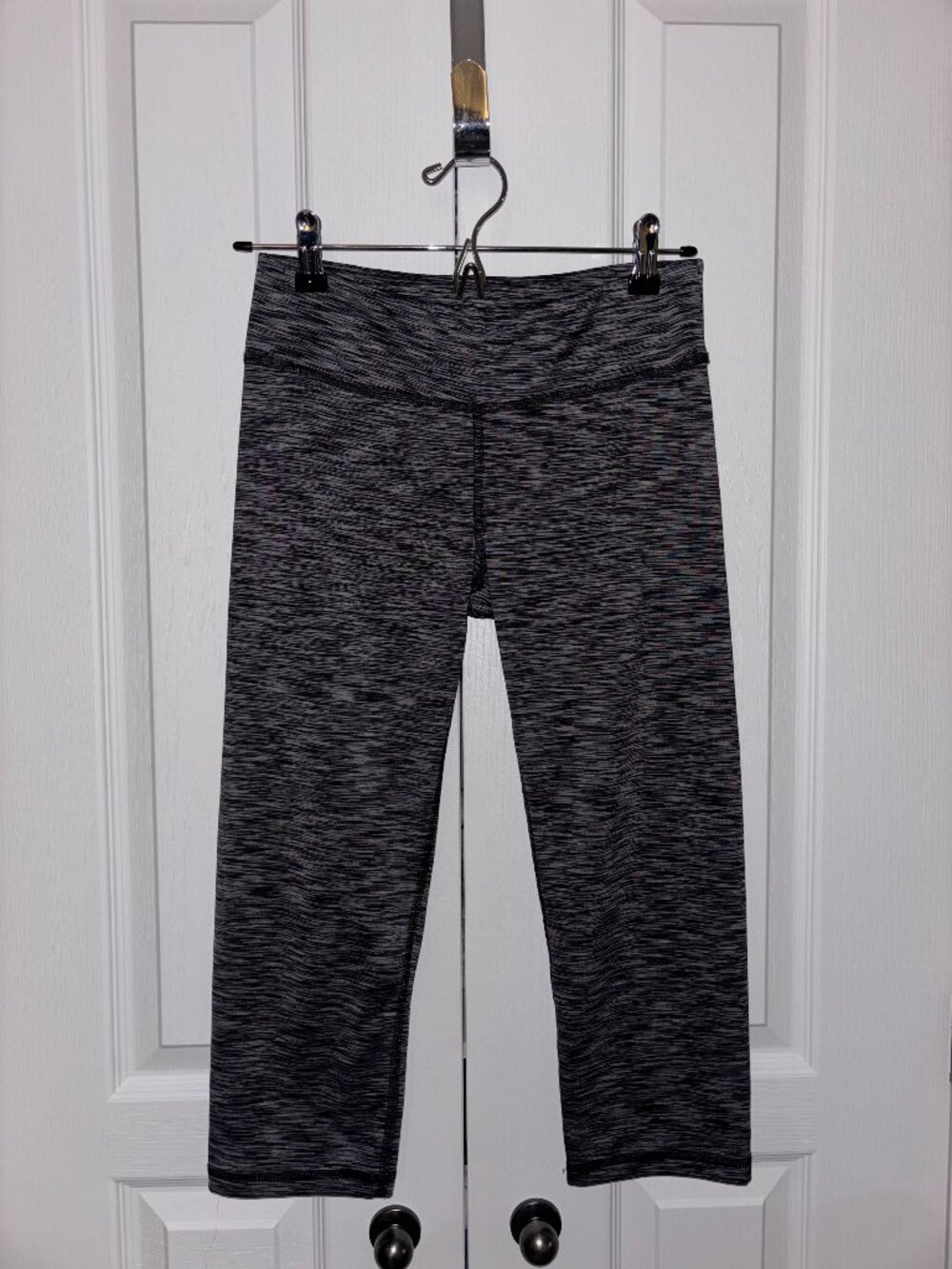 Live Love Dream Black Capri Leggings Workout Pants Women's Size M